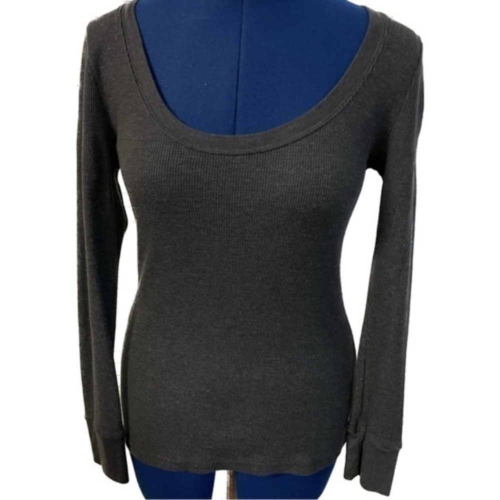Zenana Outfitters - Grey Scoop Neck Long Sleeve Fitted Top - Size Large